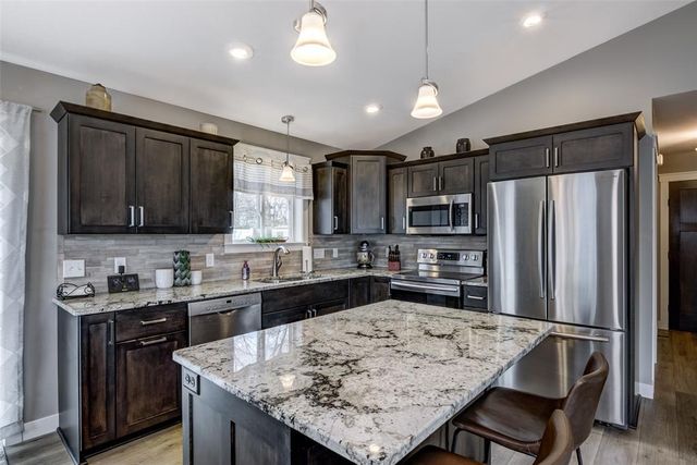 896 Glacier Drive, Altoona, WI 54720