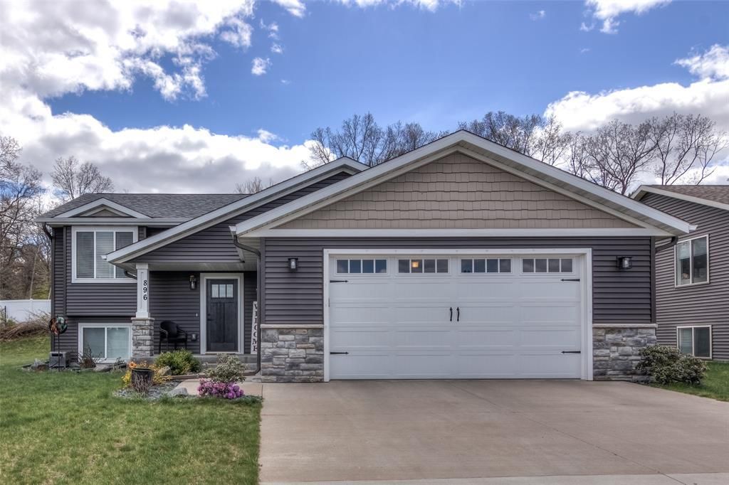 896 Glacier Drive, Altoona, WI 54720