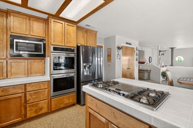 28037 Sky Harbour Road, Friant, CA 93626