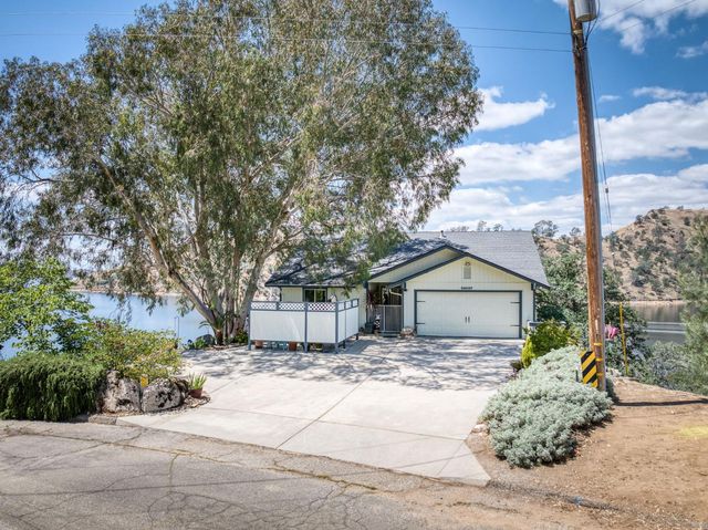 28037 Sky Harbour Road, Friant, CA 93626