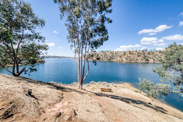 28037 Sky Harbour Road, Friant, CA 93626