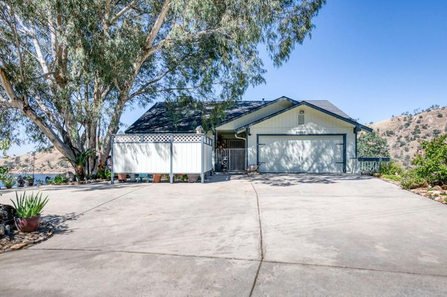28037 Sky Harbour Road, Friant, CA 93626