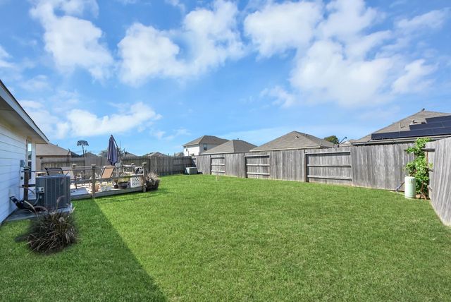 8611 River Crest Drive, Baytown, TX 77521