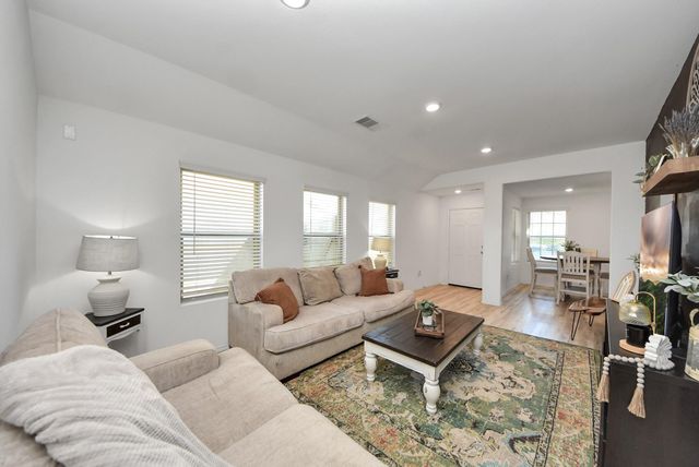8611 River Crest Drive, Baytown, TX 77521
