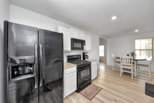 8611 River Crest Drive, Baytown, TX 77521