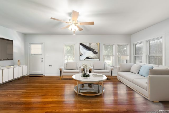 465 S GUENTHER AVE, New Braunfels, TX 78130