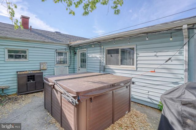 121 FLINTLOCK RD, Newark, DE 19713