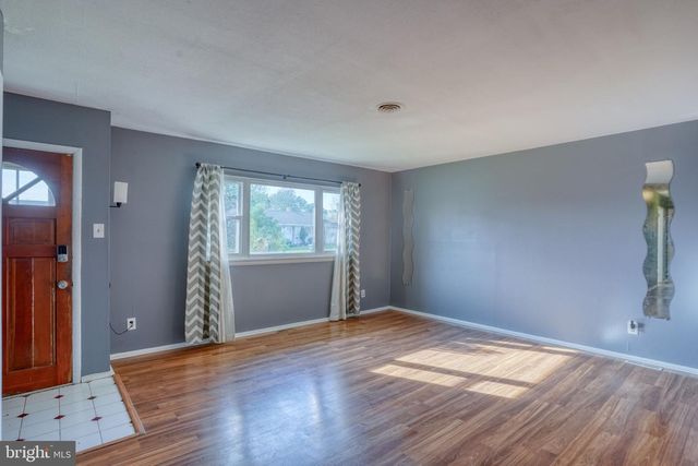 121 FLINTLOCK RD, Newark, DE 19713