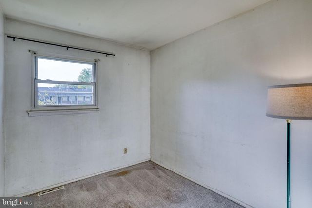 121 FLINTLOCK RD, Newark, DE 19713