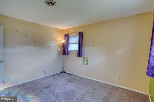 121 FLINTLOCK RD, Newark, DE 19713