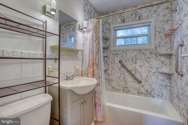 121 FLINTLOCK RD, Newark, DE 19713