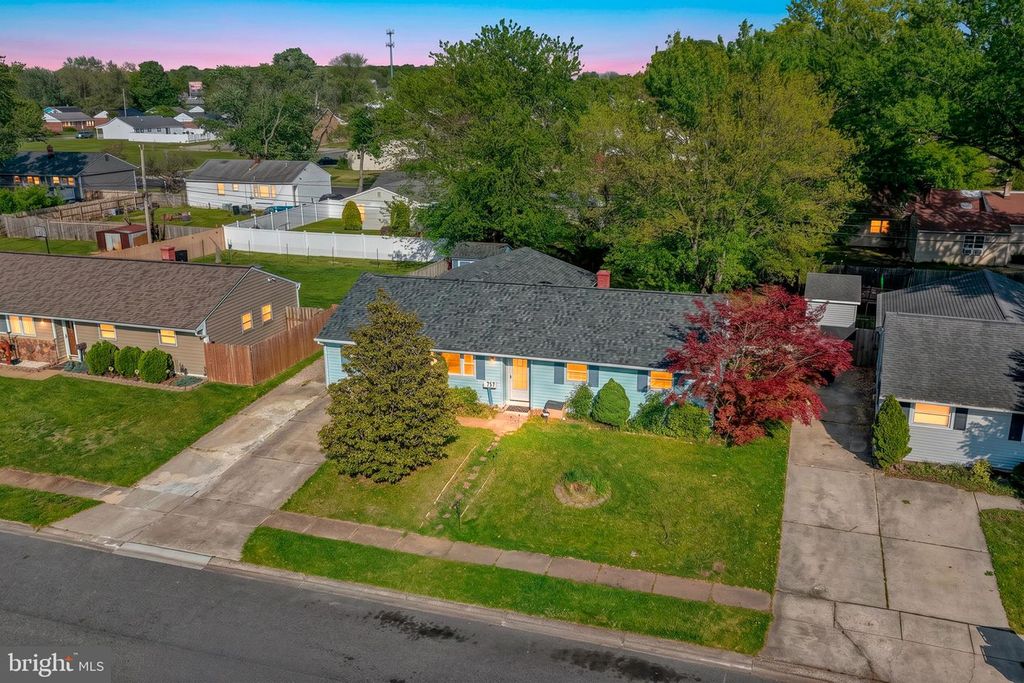 121 FLINTLOCK RD, Newark, DE 19713