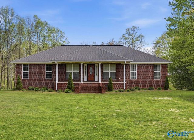 411 Garden Gate Circle, Crossville, AL 35962
