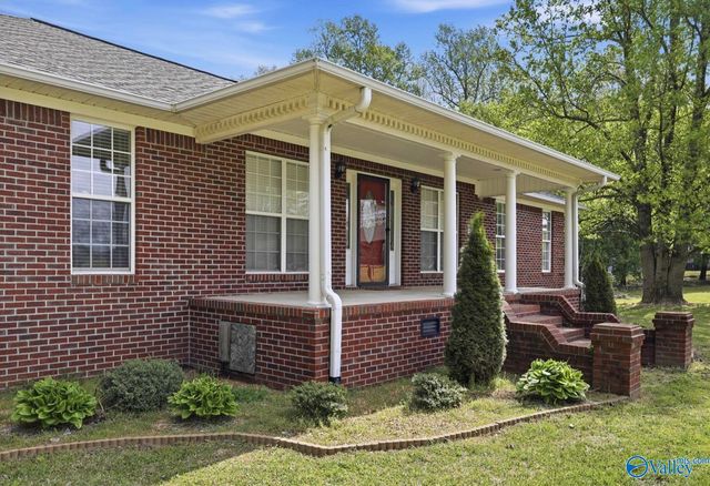 411 Garden Gate Circle, Crossville, AL 35962