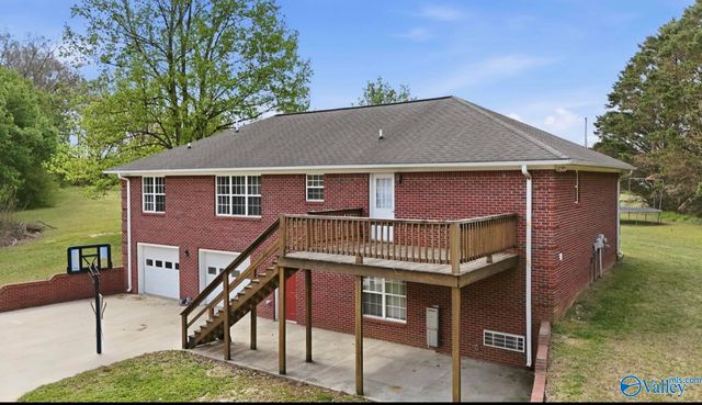 411 Garden Gate Circle, Crossville, AL 35962