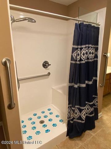 1268 S Lake Drive, Hernando, MS 38632