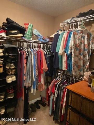 1268 S Lake Drive, Hernando, MS 38632