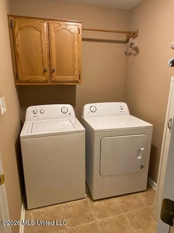 1268 S Lake Drive, Hernando, MS 38632