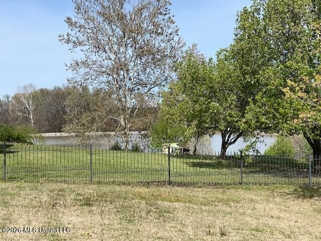 1268 S Lake Drive, Hernando, MS 38632