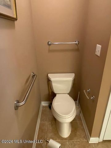 1268 S Lake Drive, Hernando, MS 38632