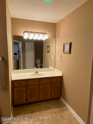 1268 S Lake Drive, Hernando, MS 38632