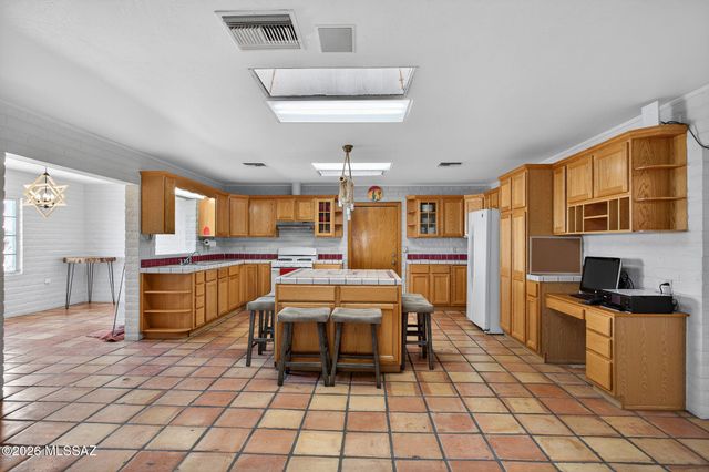 6845 W Pinto Road, Sahuarita, AZ 85629