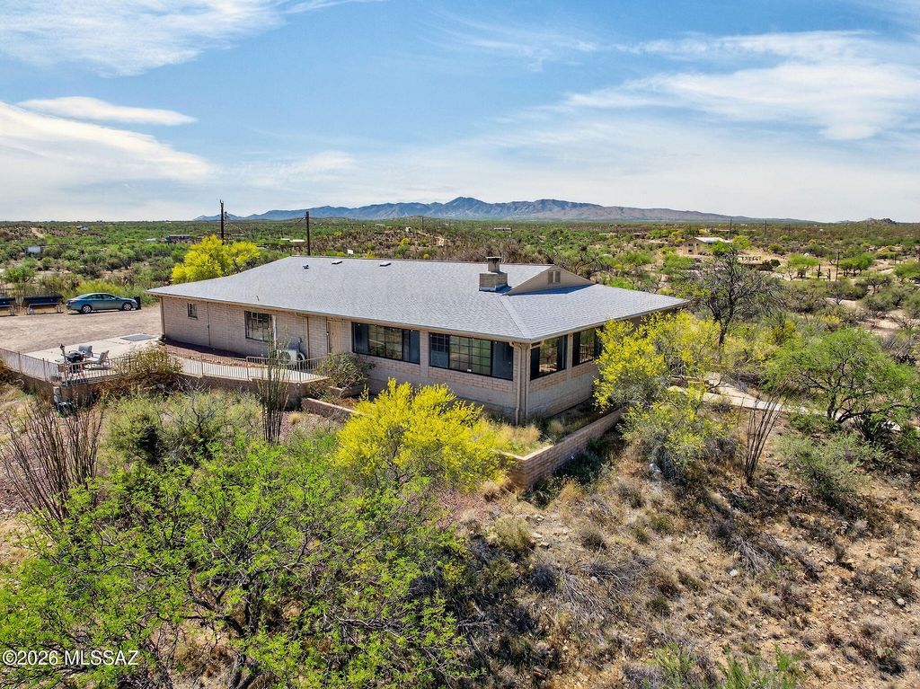 6845 W Pinto Road, Sahuarita, AZ 85629