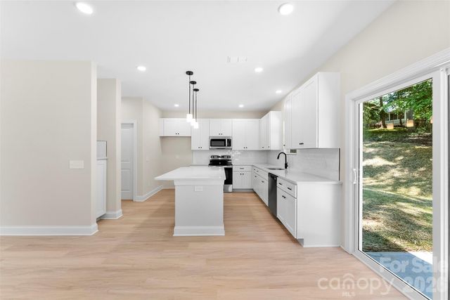 2100 Congress Court, Kannapolis, NC 28083