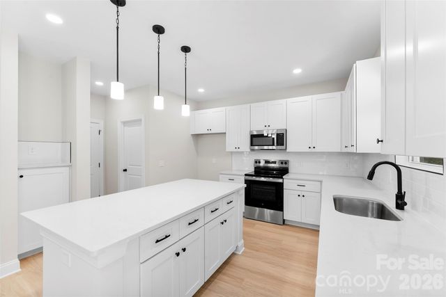 2100 Congress Court, Kannapolis, NC 28083