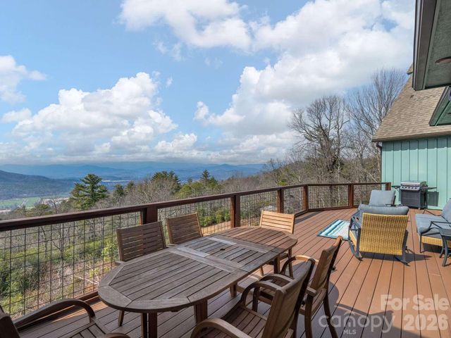 770 Dream Weaver Drive, Penrose, NC 28766