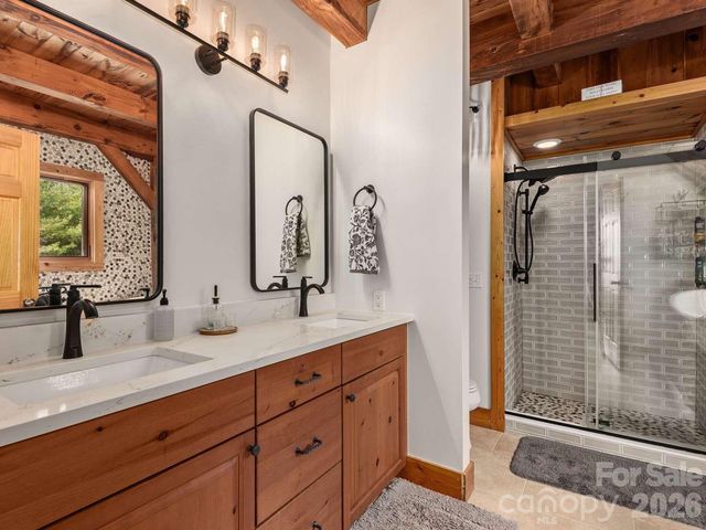 770 Dream Weaver Drive, Penrose, NC 28766