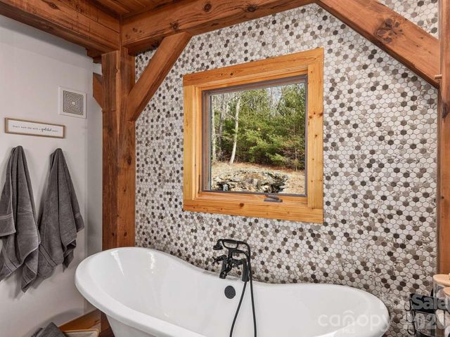 770 Dream Weaver Drive, Penrose, NC 28766