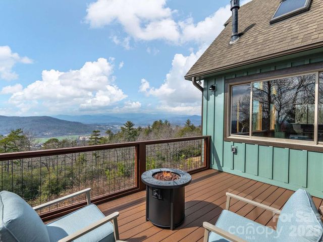 770 Dream Weaver Drive, Penrose, NC 28766