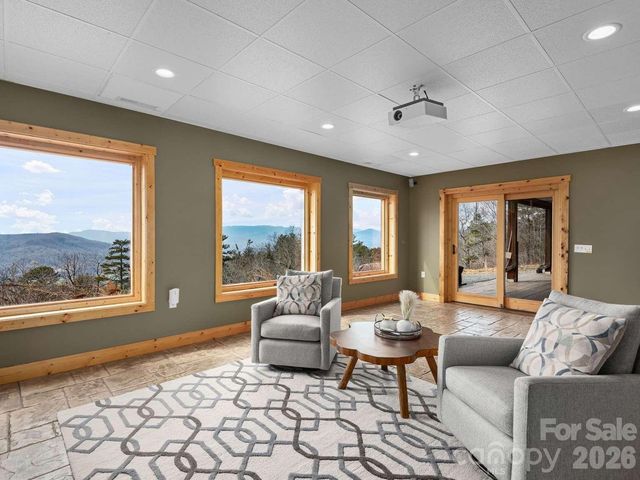 770 Dream Weaver Drive, Penrose, NC 28766