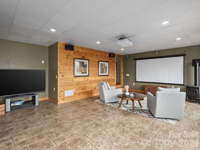 770 Dream Weaver Drive, Penrose, NC 28766