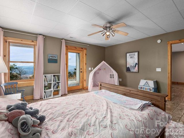 770 Dream Weaver Drive, Penrose, NC 28766