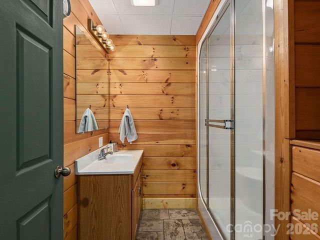 770 Dream Weaver Drive, Penrose, NC 28766