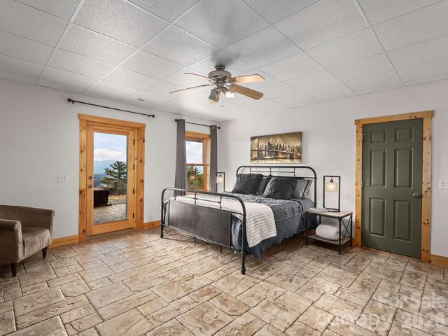 770 Dream Weaver Drive, Penrose, NC 28766