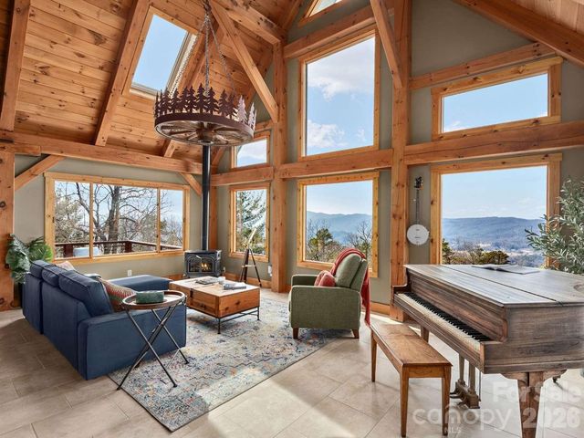 770 Dream Weaver Drive, Penrose, NC 28766