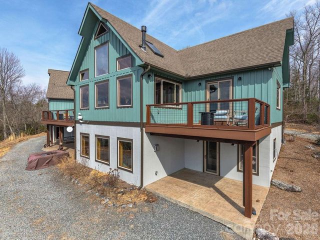 770 Dream Weaver Drive, Penrose, NC 28766