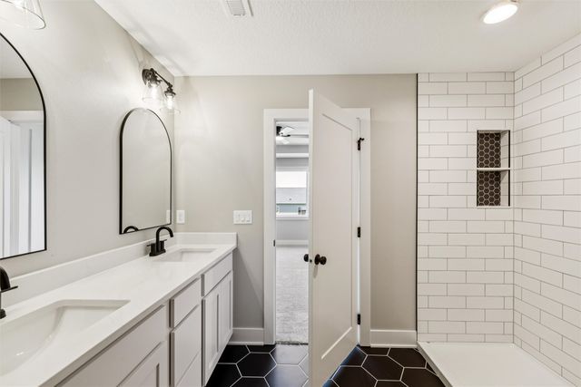 4648 177th Street, Urbandale, IA 50323