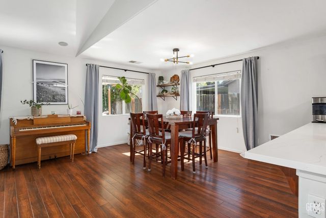 12206 Mezzadro Avenue, Bakersfield, CA 93312