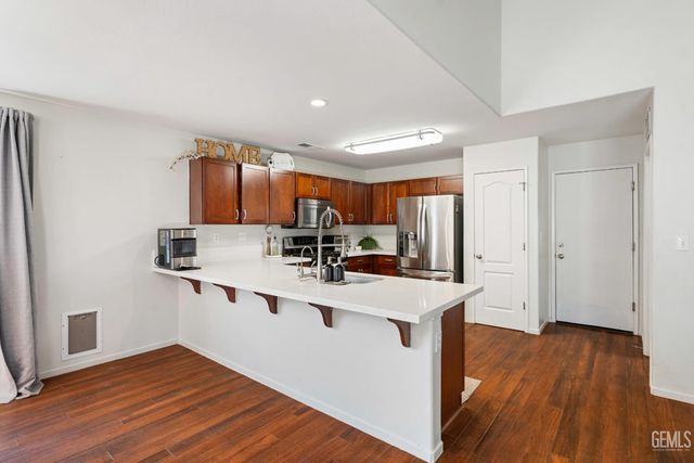 12206 Mezzadro Avenue, Bakersfield, CA 93312