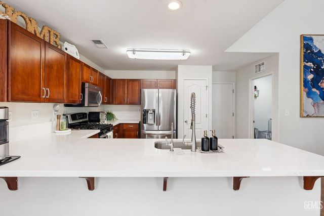 12206 Mezzadro Avenue, Bakersfield, CA 93312