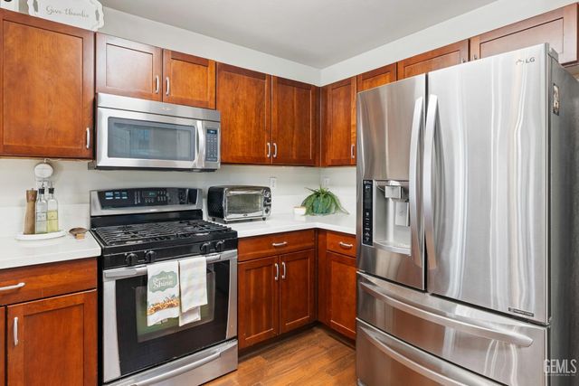 12206 Mezzadro Avenue, Bakersfield, CA 93312