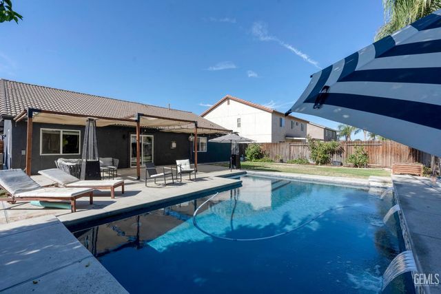 12206 Mezzadro Avenue, Bakersfield, CA 93312