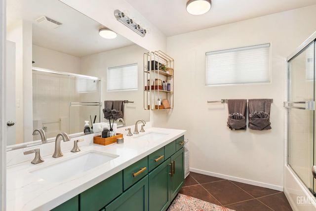 12206 Mezzadro Avenue, Bakersfield, CA 93312