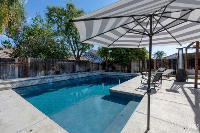 12206 Mezzadro Avenue, Bakersfield, CA 93312