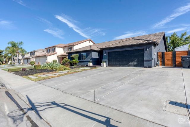 12206 Mezzadro Avenue, Bakersfield, CA 93312