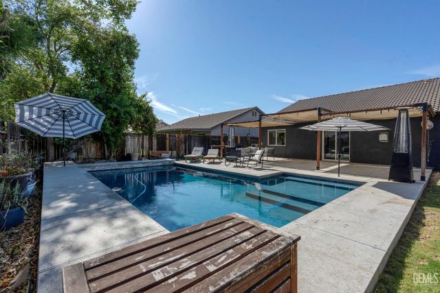 12206 Mezzadro Avenue, Bakersfield, CA 93312
